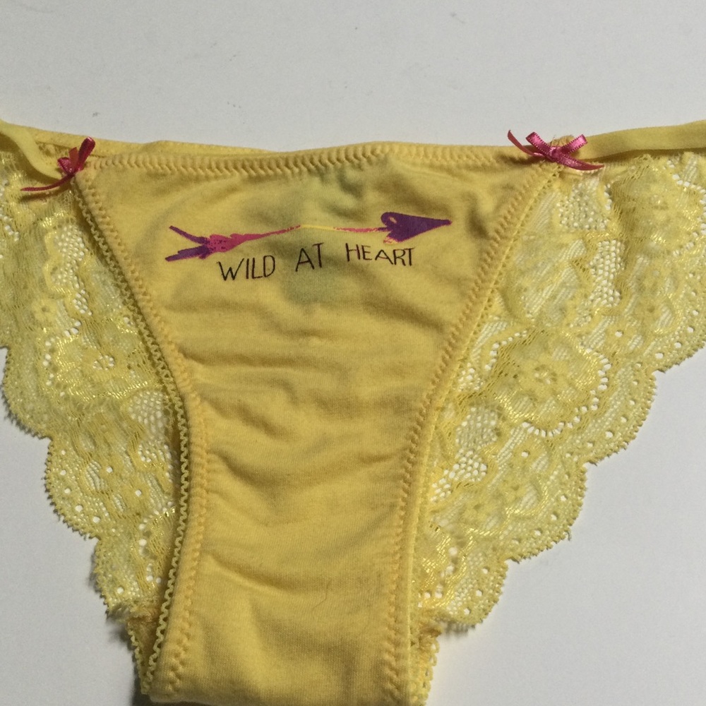 STEVE MADDEN WILD AT HEART BIKINI PANTY YELLOW SIZE SMALL NWOT